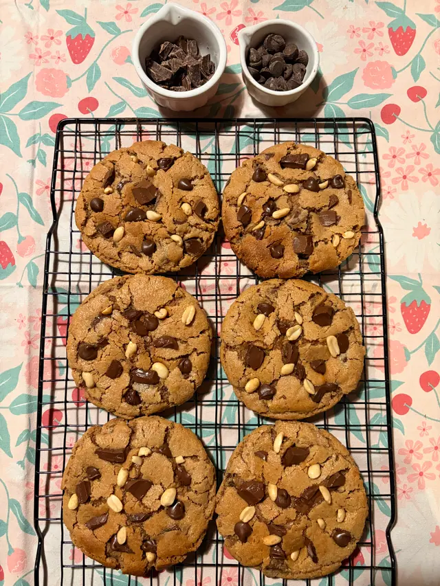 Limited Edition_Father's Day cookies arranged on a cooling rack with chocolate pieces and peanuts.